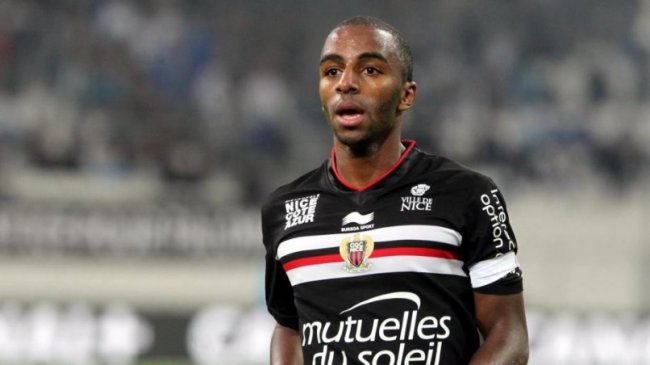 Tottenham walczy o Pereire