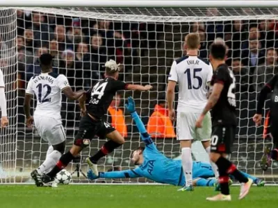 Bez stylu i bez punktów na Wembley