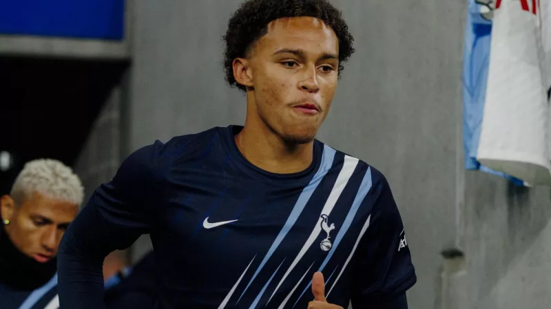 Malachi Hardy na treningu seniorskiej kadry Anglii