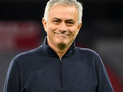 Mourinho : Chętnie pomogę zdobywać trofea