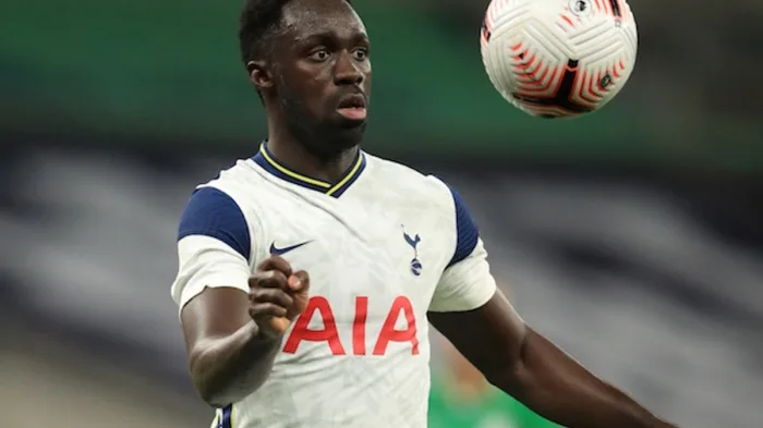 Davinson Sanchez ofiarą rasizmu po meczu z Newcastle.