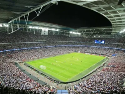 Derby w półfinale, Koguty zagrają z Chelsea!