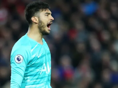 Gazzaniga broni karnego, Gedson debiutuje