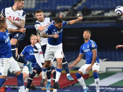 Remis na Goodison Park.