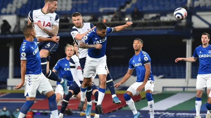 Remis na Goodison Park.